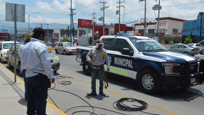 Se lleva cables de encuentro