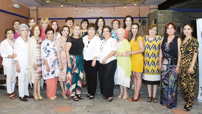 Una noche bohemia de Club de mujeres profesionistas y de negocios