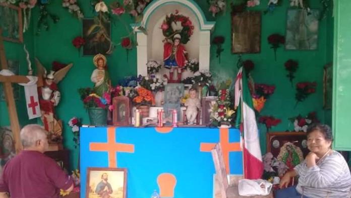 Celebran fieles a San Miguel Arcángel