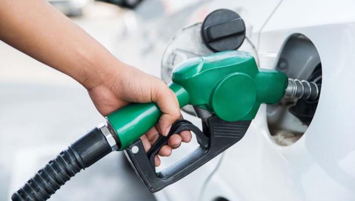 Profeco destaca baja en precios de la gasolina