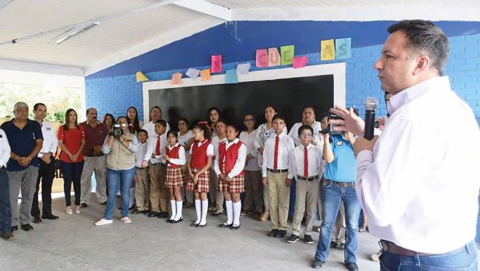 Construirá techumbre en la Escuela Sabinas