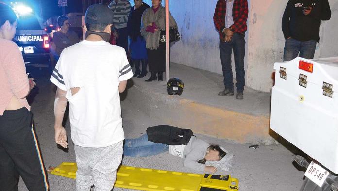 Embiste a menores veloz repartidor