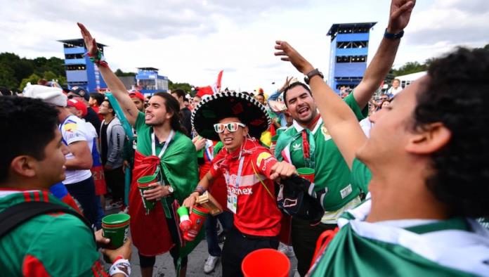 Fans mexicanos terminaron con las reservas de alcohol en bares de Rusia.