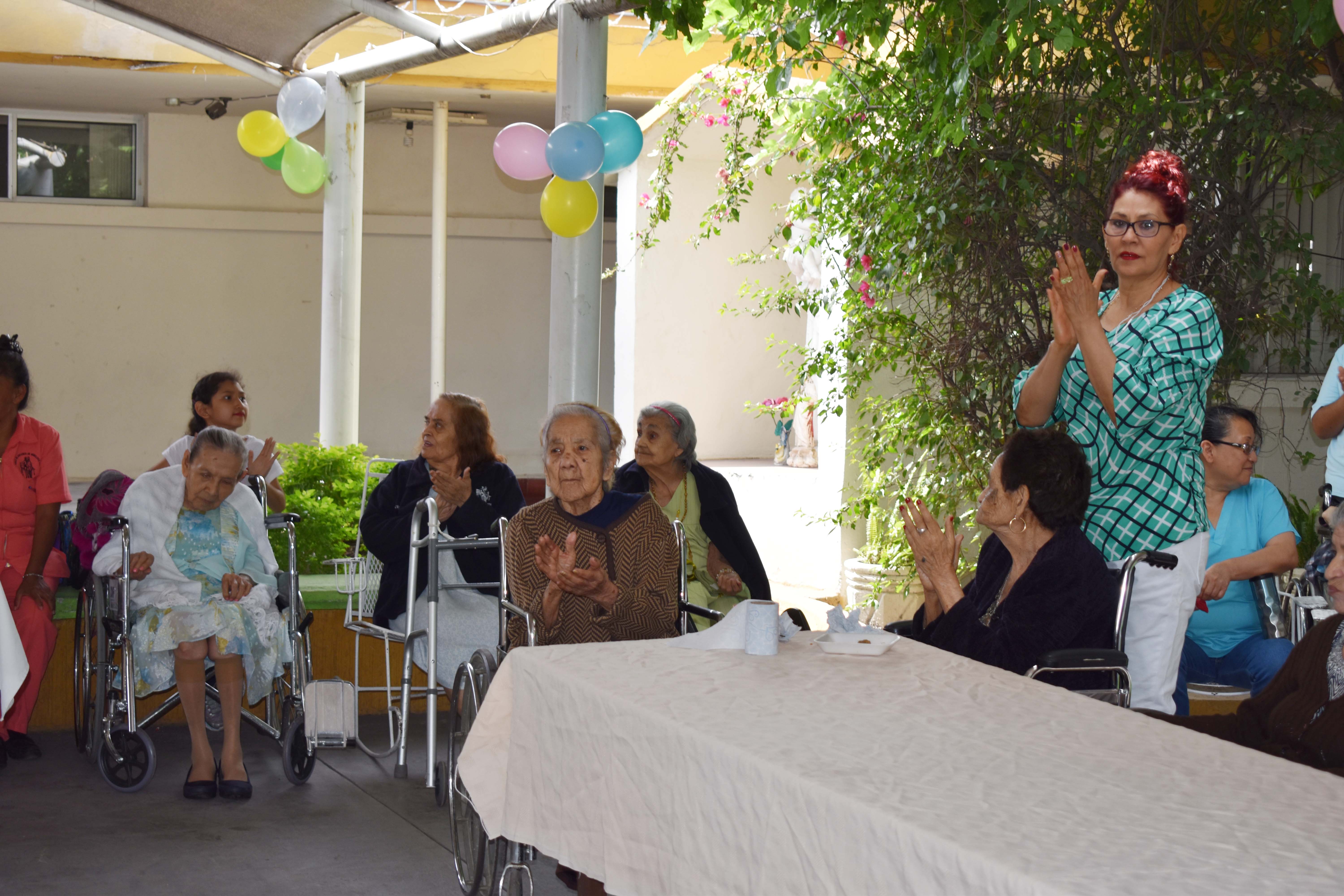 Festejo en el asilo de ancianos