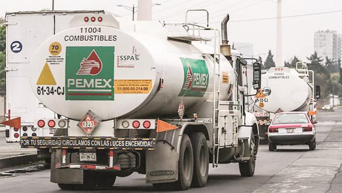 Ofrece Pemex jugoso sueldo para choferes