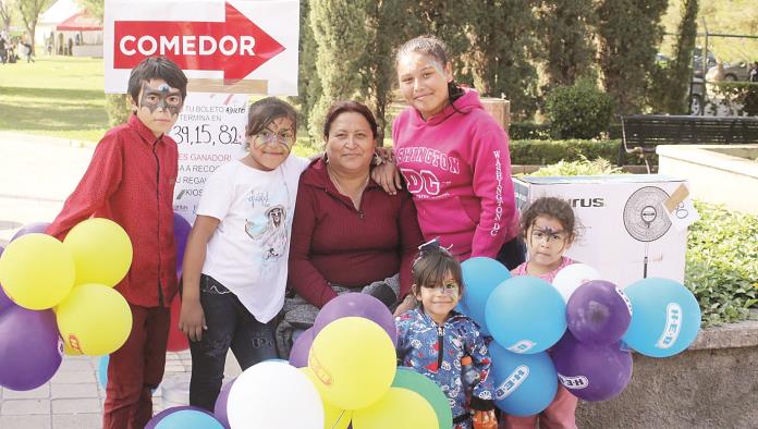 Realiza Cáritas Fiesta Navideña