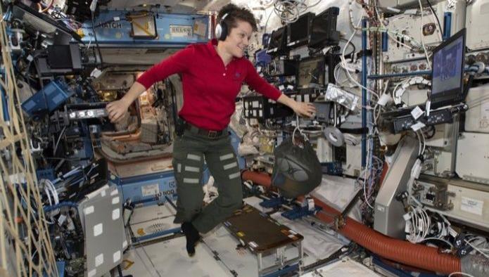 NASA cancela expedición de mujeres: el traje no le quedaba