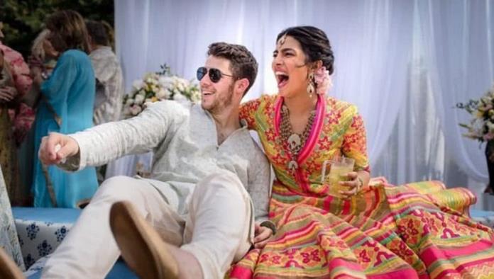 Nick Jonas y Priyanka Chopra revelan foto oficial de su boda