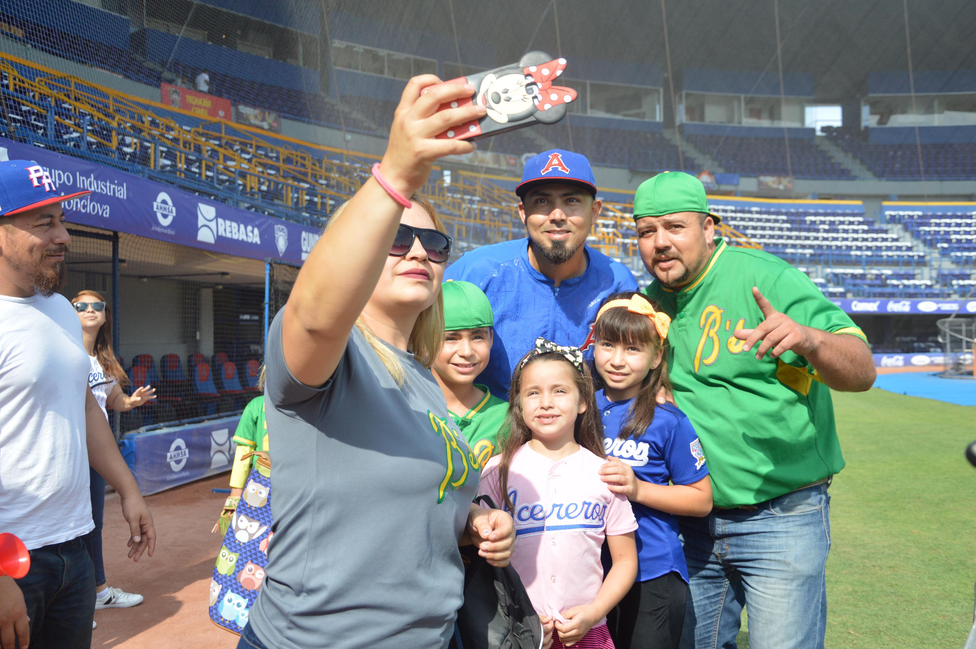 Conviven Bravos con Acereros: El equipo de la liga infantil fue el ganador de Periódico La Voz
