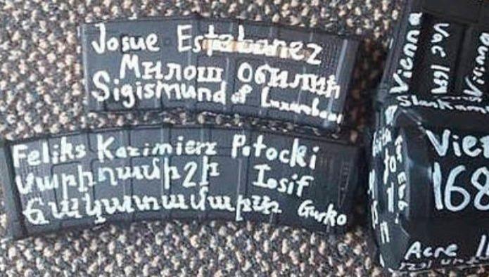 Cerebro de tiroteo en Nueva Zelanda escribió nombres en sus fusiles