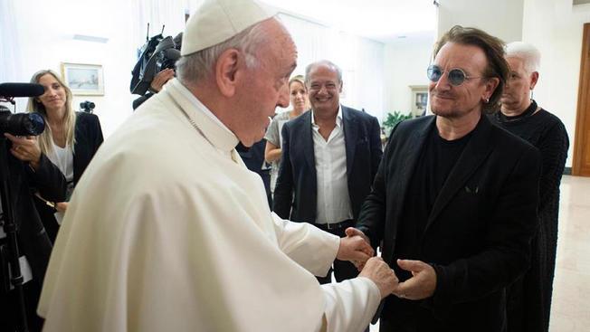Bono se anduvo sin rodeos con el papa sobre los abusos sexuales en la Iglesia