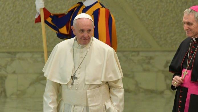 A los que abusan de menores, entréguense: Papa Francisco