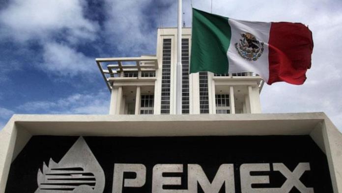 Carga Pemex con una deuda financiera de más de 2 billones de pesos