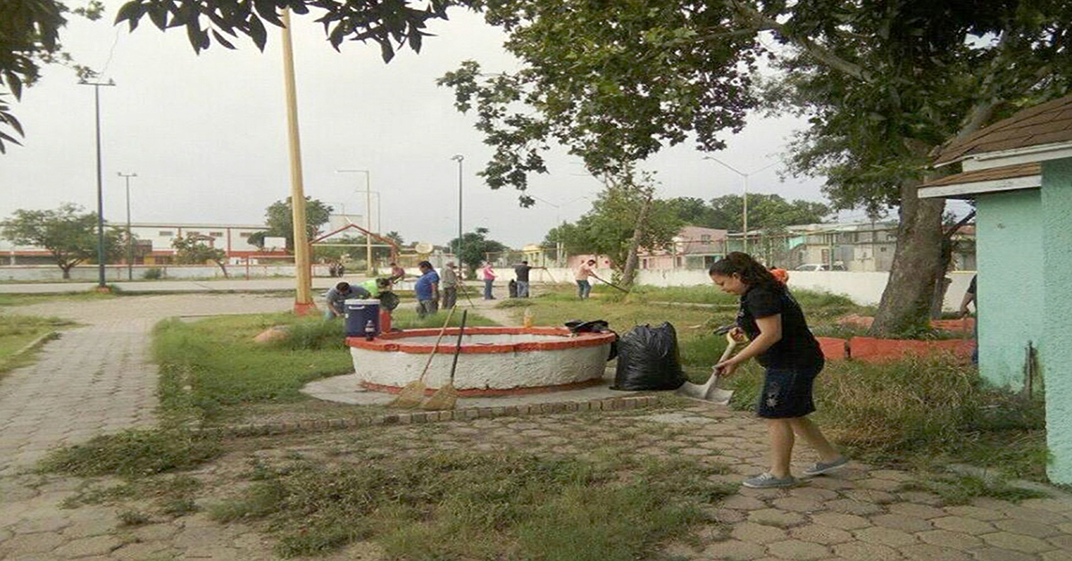 Adoptan áreas públicas y dan mantenimiento