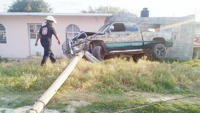 Estrella ‘troca’ contra poste