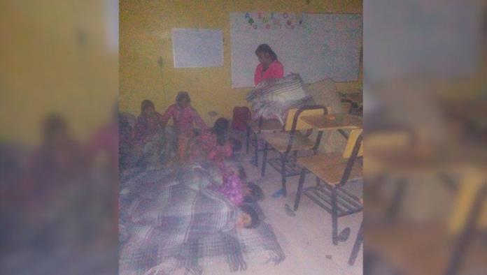 Maestra de Chihuahua pide ayuda a AMLO para sus alumnos rarámuris