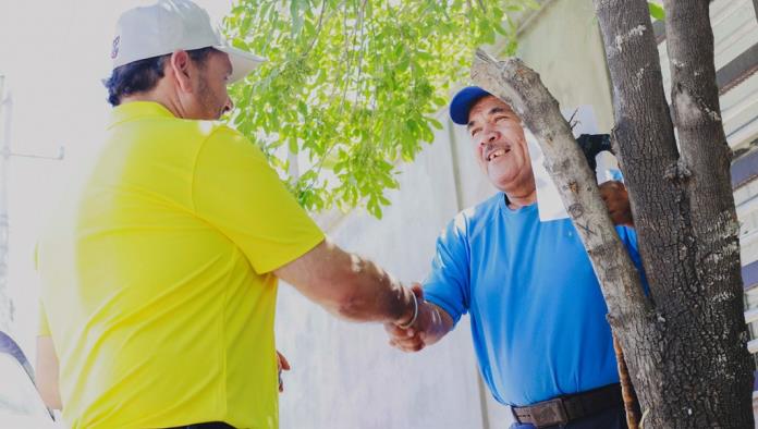 Se pinta de amarillo el fraccionamiento Aguilar