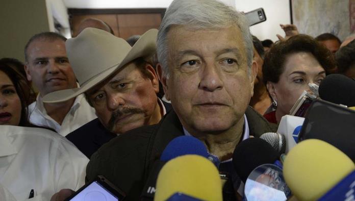 Defiende Andrés Manuel López Obrador a Gómez Urrutia