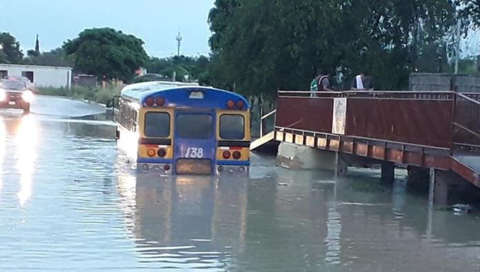 Tormenta deja casas inundadas