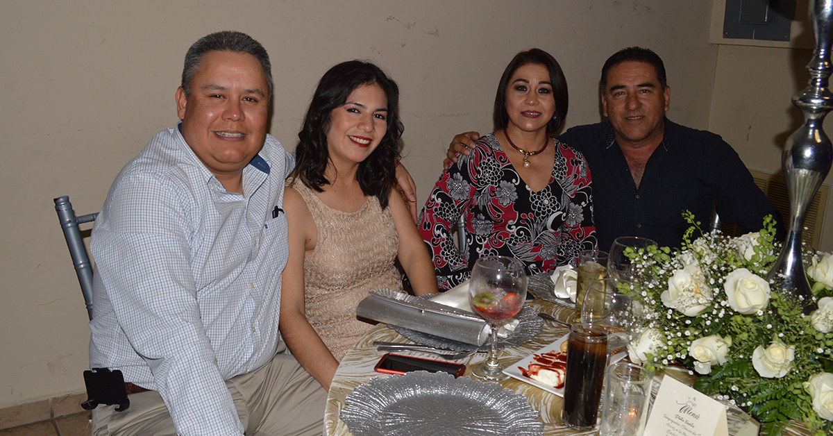 Elva Cruz y David Martinez celebran Aniversario de Bodas