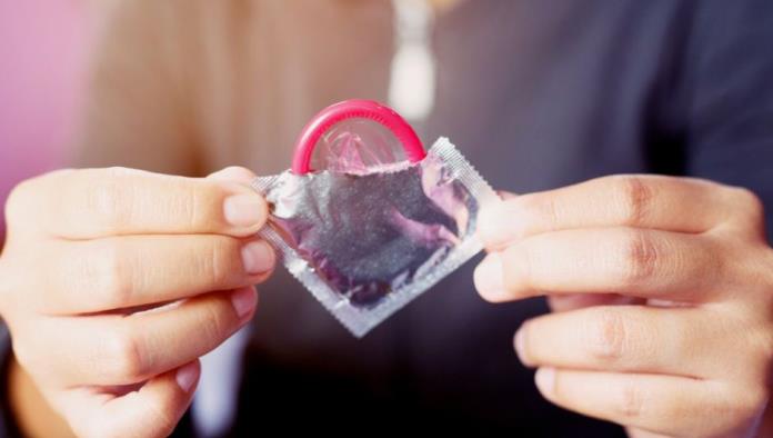 Queda embarazada porque suegra hizo agujeros en condones de su hijo