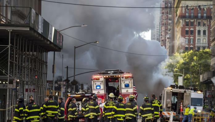 Impresionantes fotos de la fuerte explosión de tuberías en Manhattan