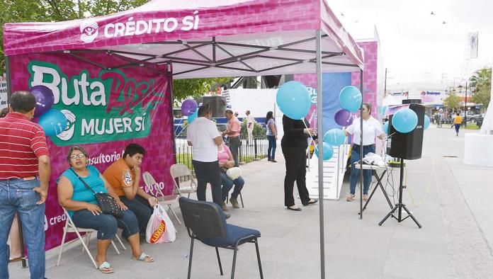 Ofrece banco chequeo médico