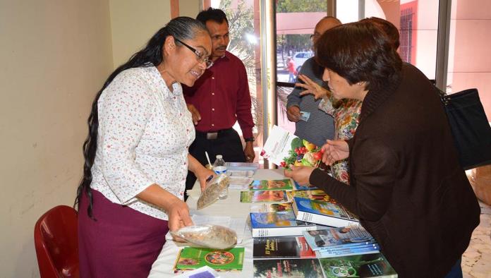 Enseñan a curar con productos naturales