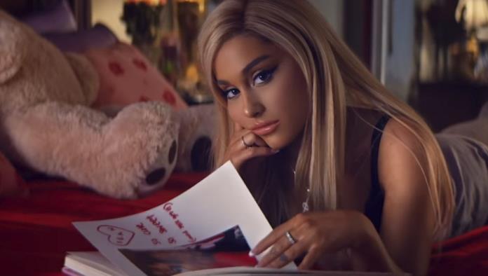 Mark Ruffalo, Reese Witherspoon y otros famosos reaccionan al video de Ariana Grande