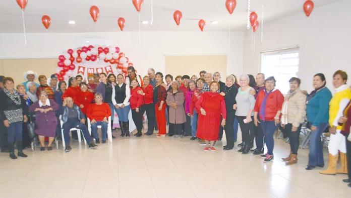 Celebran DIF a los adultos mayores