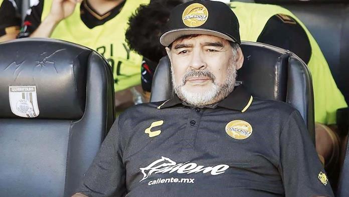 Arremete Maradona contra la FIFA