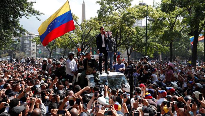 Presume Maduro nervios de acero y lealtad de jefes militares