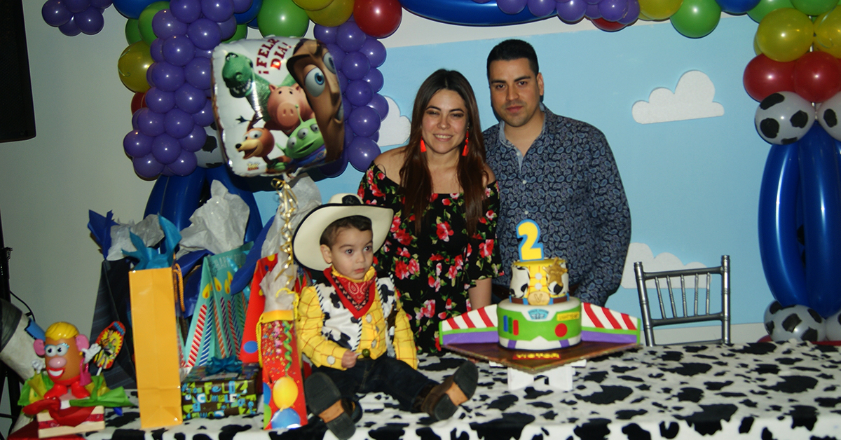 Víctor Manuel Navarro festeja su cumpleaños como “Woody”
