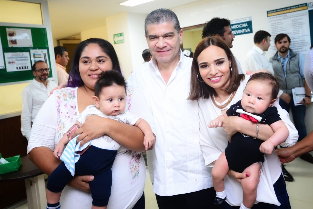 RECORREN AMLO Y RIQUELME HOSPITAL RURAL EN MATAMOROS