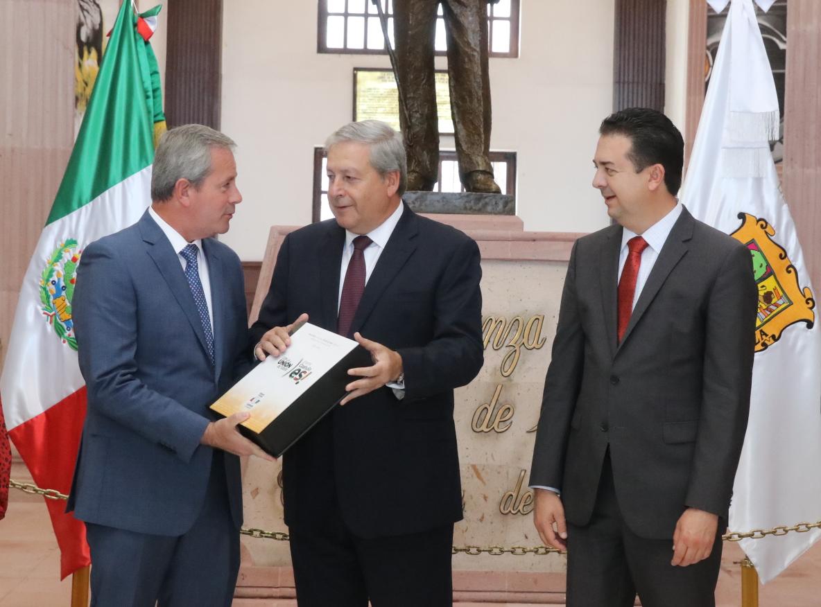 ENTREGA SECRETARIO DE GOBIERNO AL CONGRESO LA GLOSA DEL SEGUNDO INFORME DE GOBIERNO DE MIGUEL RIQUELME