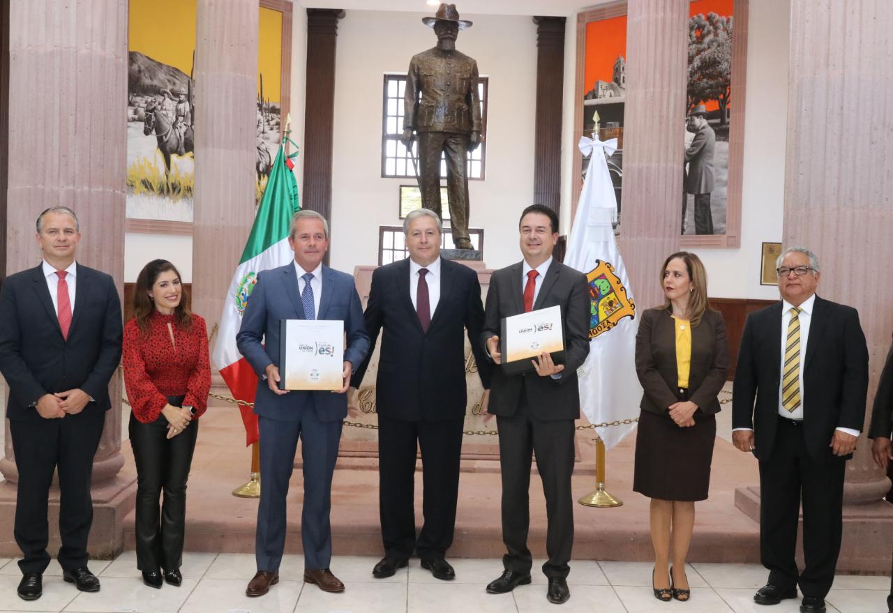 ENTREGA SECRETARIO DE GOBIERNO AL CONGRESO LA GLOSA DEL SEGUNDO INFORME DE GOBIERNO DE MIGUEL RIQUELME