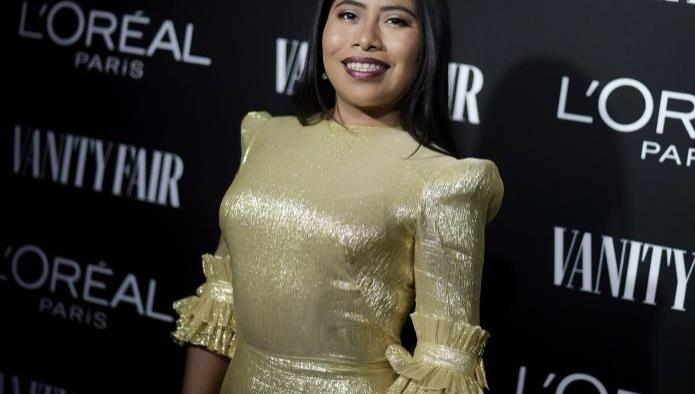 El vestido dorado de Yalitza Aparicio de 42 mil pesos