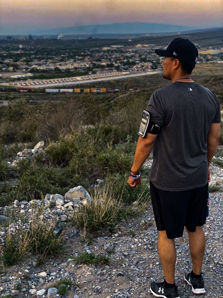 El hombre con pasión y amor por el béisbol