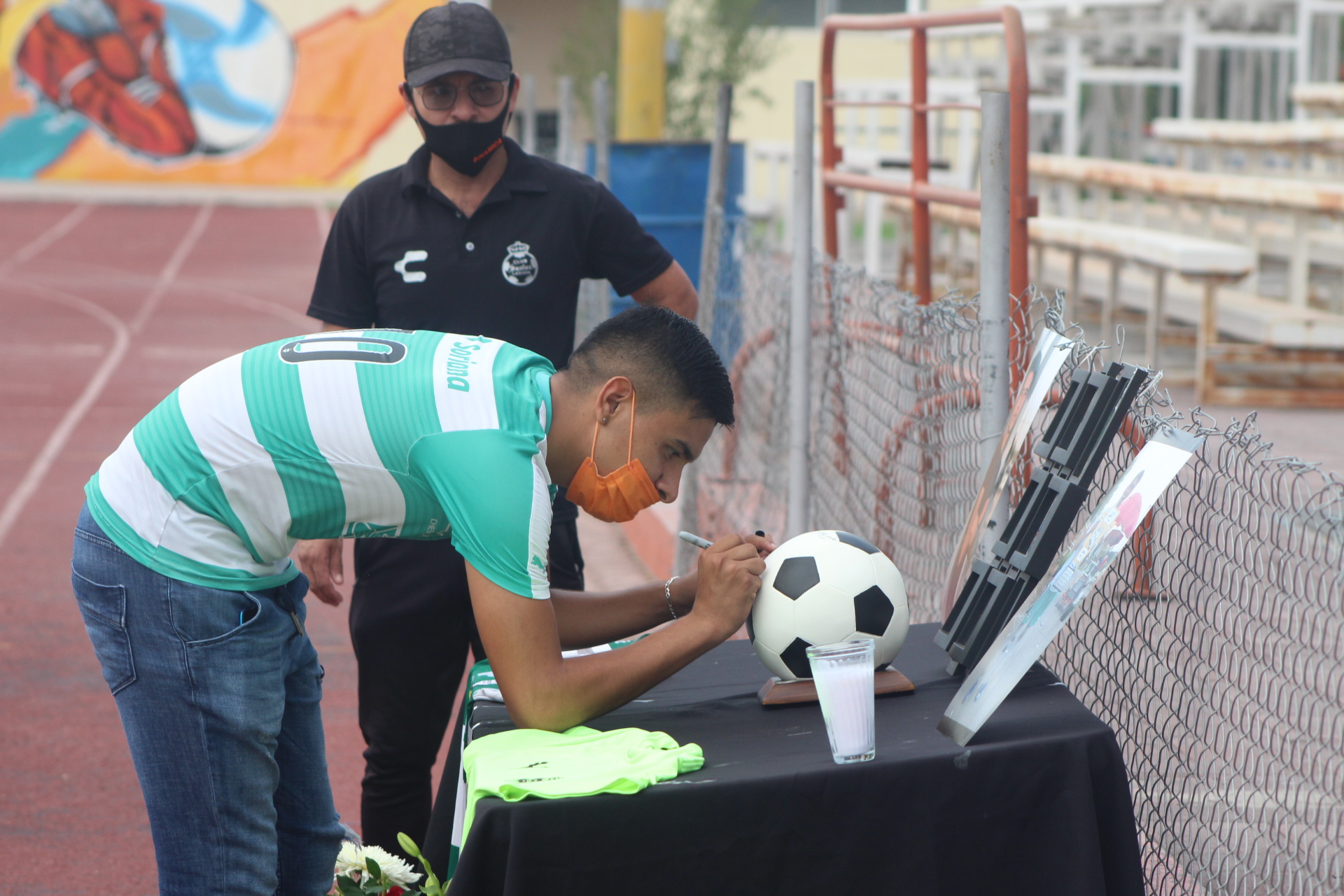 Dan el último adiós a promesa del futbol