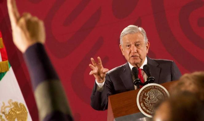 Tras reaparición de Gordillo, López Obrador lanza mensaje