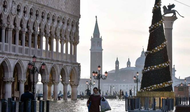 Enfrenta Venecia nueva inundación antes de Navidad