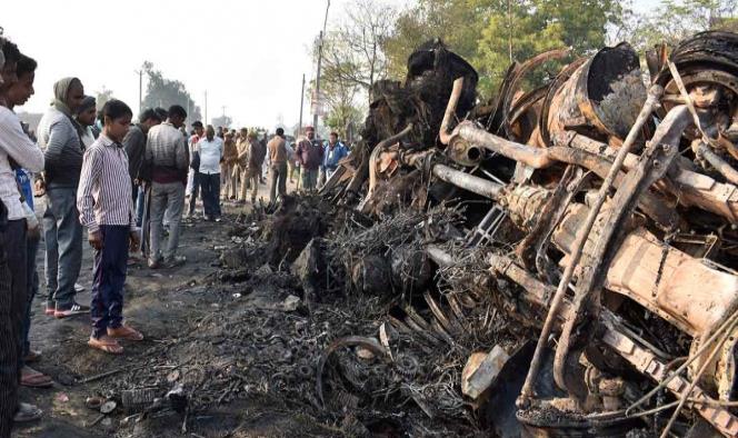 Mueren al menos 20 personas en accidente de autobús en India