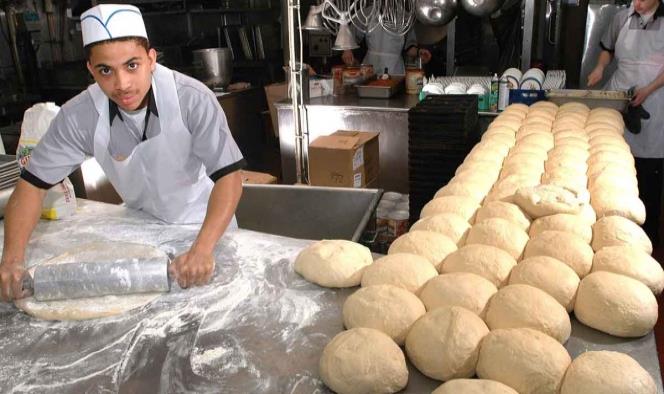 ¿Sin chamba? Canadá busca panaderos y cocineros mexicanos