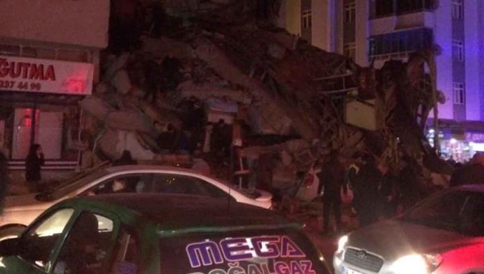 Fotos y videos de Turquía tras fuerte sismo de magnitud 6.7