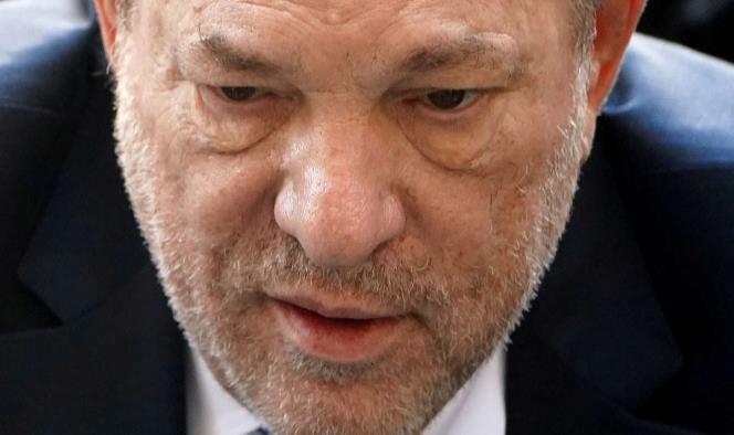 Weinstein busca revocar su condena; acusa al jurado de no ser imparcial