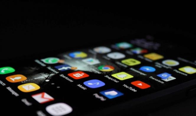 Si descargaste una de estas apps en tu celular es probable que te espíen