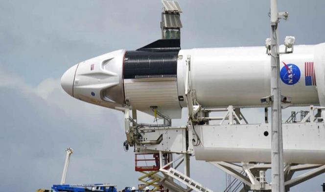 ¿Cuál es la misión de la nave espacial Crew Dragon de SpaceX?