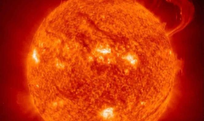 El Sol registra extraña erupción, la más grande desde 2017