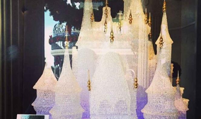 Niños rompen inmensa escultura de cristal valuada en más de 64 mil dólares