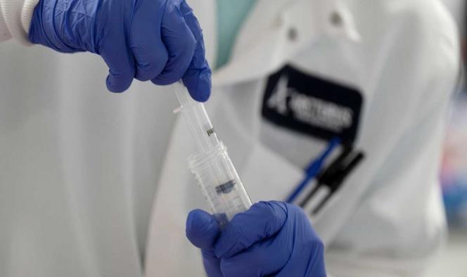 Rusia prueba con éxito una segunda vacuna contra covid-19